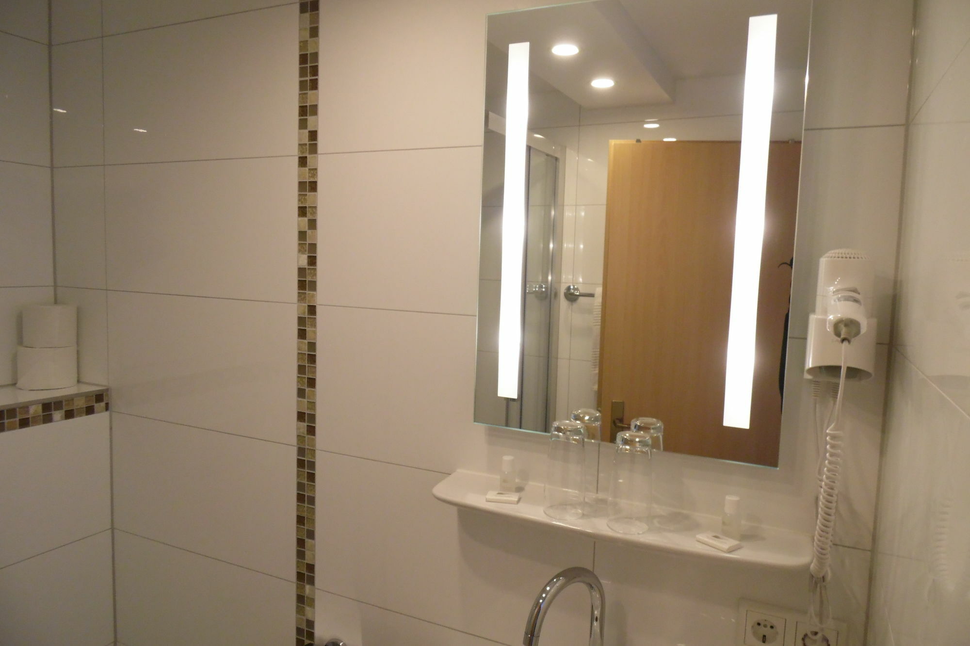 Rheinmetropole Hotel Dusseldorf Luaran gambar